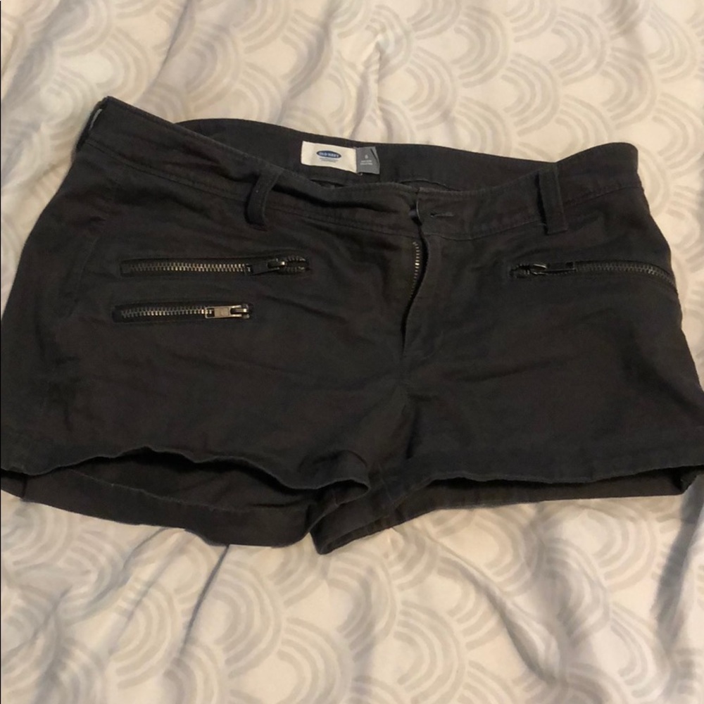Grey shorts